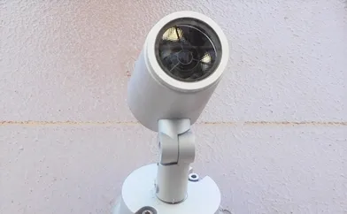 外壁の防犯カメラ